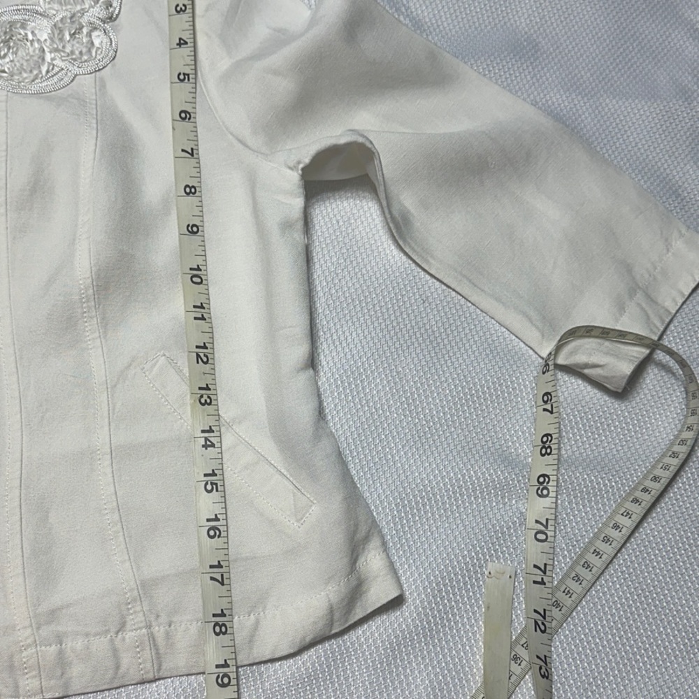 🌸 Ruby Rd. Petite Ivory Blazer with Floral Embellishments & Linen Blend, size 8P - Picture 12 of 13